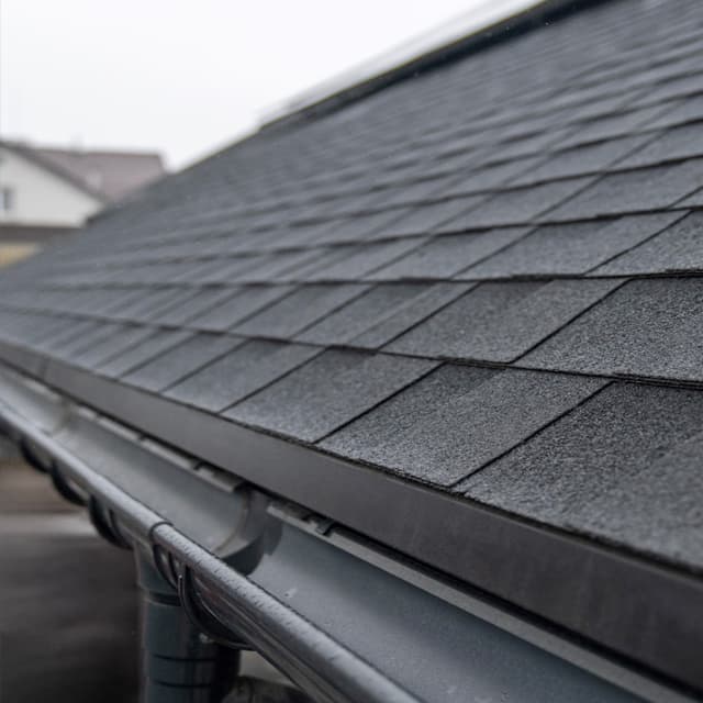 Especialistas en la instalación y limpieza de canalones en Lugo